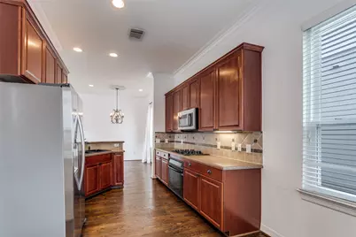 5208 Blossom Street #9, Houston, TX 77007 - Photo 11