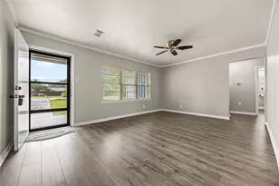 223 Wildwood St, Baytown, TX 77520 - Photo 17
