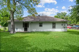 223 Wildwood St, Baytown, TX 77520 - Photo 27