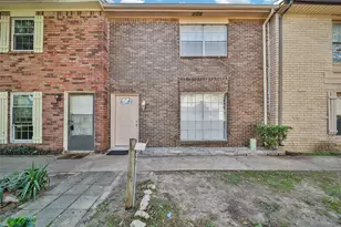1403 Blalock Rd, Houston, TX 77055 - Photo 3