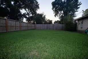 9303 Sharpview Dr, Houston, TX 77036 - Photo 13