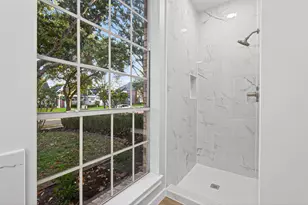8010 Ashley Cir Dr N, Houston, TX 77071 - Photo 17