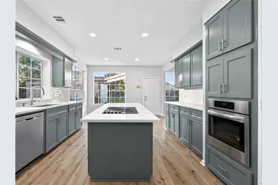 8010 Ashley Circle Drive N, Houston, TX 77071 - Photo 7