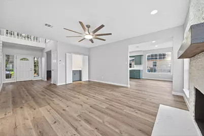 8010 Ashley Circle Drive N, Houston, TX 77071 - Photo 5