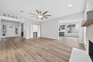 8010 Ashley Cir Dr N, Houston, TX 77071 - Photo 5