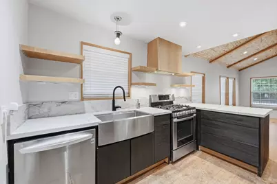 905 Dorothy Street, Houston, TX 77008 - Photo 9