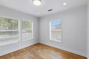 905 Dorothy St, Houston, TX 77008 - Photo 13
