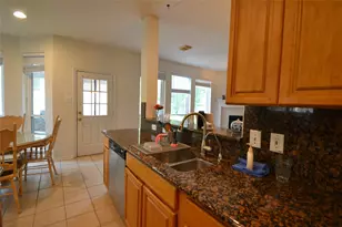 12110 Laurel Ct, Stafford, TX 77477 - Photo 11