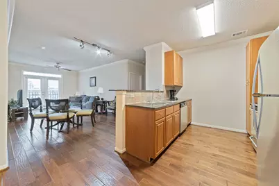 1711 Old Spanish Trail #203, Houston, TX 77054 - Photo 7