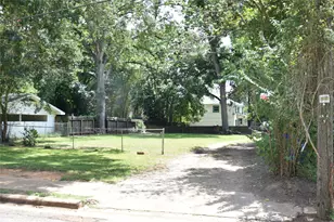 711 Lamar Ave, Crockett, TX 75835 - Photo 5