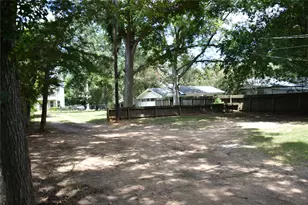 711 Lamar Ave, Crockett, TX 75835 - Photo 7