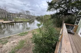 615 Shady Oaks Harbor, Alvin, TX 77511 - Photo 11