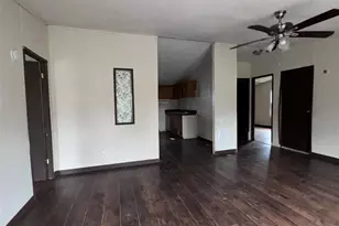 902 1st St, Louise, TX 77455 - Photo 5