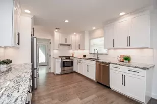 13827 Kimberley Ln, Houston, TX 77079 - Photo 21