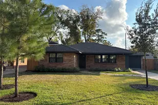 2223 Hialeah Dr, Houston, TX 77018 - Photo 1