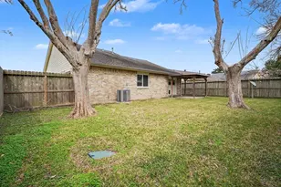 454 Lost Rock Dr, Houston, TX 77598 - Photo 23