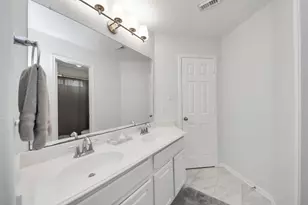 13710 Breezy Meadow Ct, Houston, TX 77044 - Photo 39