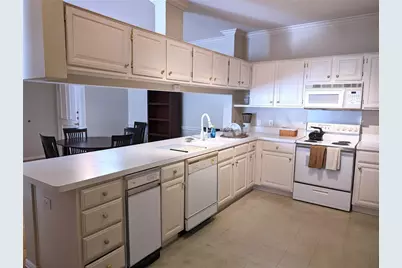 2111 Welch Street #B208, Houston, TX 77019 - Photo 11