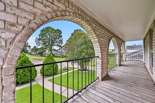 9322 Petersham Dr, Houston, TX 77031 - Photo 3