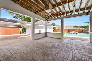 9322 Petersham Dr, Houston, TX 77031 - Photo 17