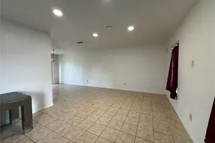 4702 Ridgemar Cir, Houston, TX 77053 - Photo 3