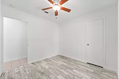 3 W Woodtimber Court, The Woodlands, TX 77381 - Photo 17