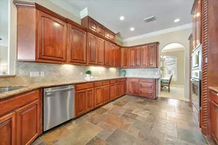 51 Deerwood Ct, Lake Jackson, TX 77566 - Photo 23
