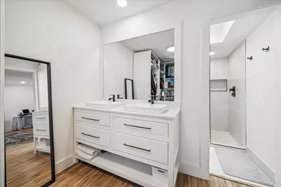 13062 Trail Hollow Drive #3062, Houston, TX 77079 - Photo 19