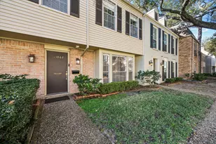 13062 Trail Hollow Dr, Houston, TX 77079 - Photo 3