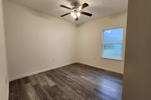 6202 White Oak Dr, Hitchcock, TX 77563 - Photo 9