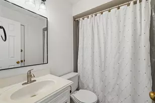6835 Cherry Hills Rd, Houston, TX 77069 - Photo 17