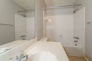 7622 Millbrae Ln, Houston, TX 77041 - Photo 15