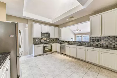 317 Vantage Pointe Circle, League City, TX 77573 - Photo 9