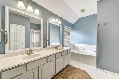 317 Vantage Pointe Circle, League City, TX 77573 - Photo 19