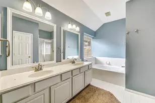 317 Vantage Pointe Cir, League City, TX 77573 - Photo 19