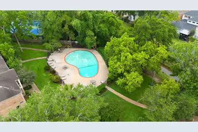 13376 Trail Hollow Drive #3376, Houston, TX 77079 - Photo 33