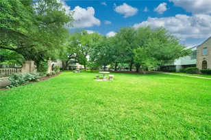 13376 Trail Hollow Dr, Houston, TX 77079 - Photo 25