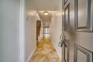13376 Trail Hollow Dr, Houston, TX 77079 - Photo 3