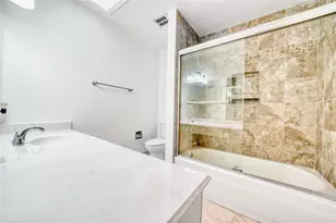 13376 Trail Hollow Dr, Houston, TX 77079 - Photo 17