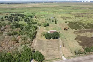 7839 S Gulfway Dr, Sabine Pass, TX 77655 - Photo 31