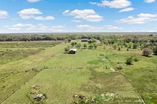 7839 S Gulfway Dr, Sabine Pass, TX 77655 - Photo 33