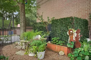 20 Riva Row, The Woodlands, TX 77380 - Photo 9