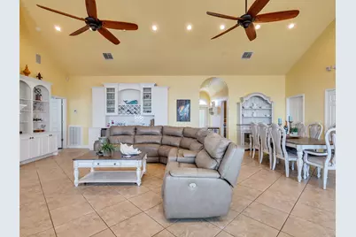 2276 Trinidad Drive, Crystal Beach, TX 77650 - Photo 9