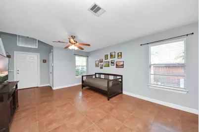 201 S Native Lane, Houston, TX 77022 - Photo 7