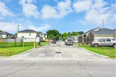 201 S Native Lane, Houston, TX 77022 - Photo 33