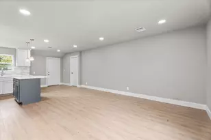 6162 Beldart St, Houston, TX 77033 - Photo 5