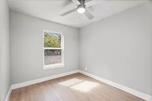 6162 Beldart St, Houston, TX 77033 - Photo 17