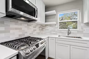 6162 Beldart St, Houston, TX 77033 - Photo 11