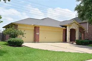 12903 Flat Creek Dr, Pearland, TX 77584 - Photo 3