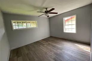 518 S Kansas St, La Porte, TX 77571 - Photo 7